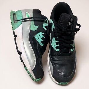 Nike air, Max, Tiffany, green and black women’s size 9